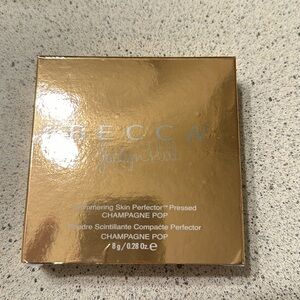 BECCA Jaclyn Hill Champagne Pop